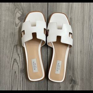 Womens white sandals (size 7.5)